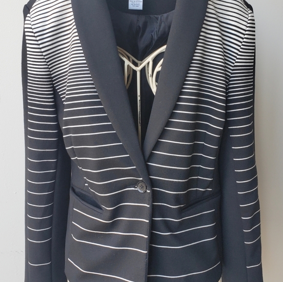 Carmen Marc Valvo Blazer - Picture 3 of 10